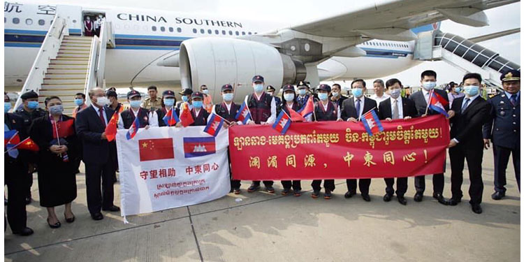 កម្ពុជា ជាប្រទេសដំបូងក្នុងតំបន់អាស៊ាន ទទួលបានក្រុមអ្នកជំនាញវេជ្ជសាស្រ្តប្រយុទ្ធប្រឆាំងជំងឺកូវីដ១៩របស់ប្រទេសចិន