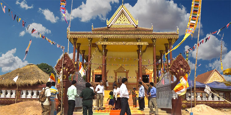 ព្រះវិហារវត្តប្រាសាទសីលវ័ន្ត ហៅវត្តប្រាសាទស្ថិតនៅក្នុងស្រុកវ៉ារិនត្រូវបានប្រារព្ធពិធីបុណ្យបញ្ចុះខណ្ឌសីមា កាលពីព្រឹកមិញនេះ បន្ទាប់ពីដំណើរការសាងសង់អស់រយៈពេល១០ឆ្នាំកន្លងនេះ