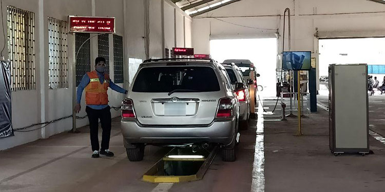 យ៉ាងហោចណាស់រថយន្តជាង ២០០គ្រឿង ចូល “ឆៀក” ក្នុងខេត្តសៀមរាប ខណ:មានការអនុវត្តការរឹតបន្តឹងច្បាប់ចរាចរណ៍ផ្លូវគោក