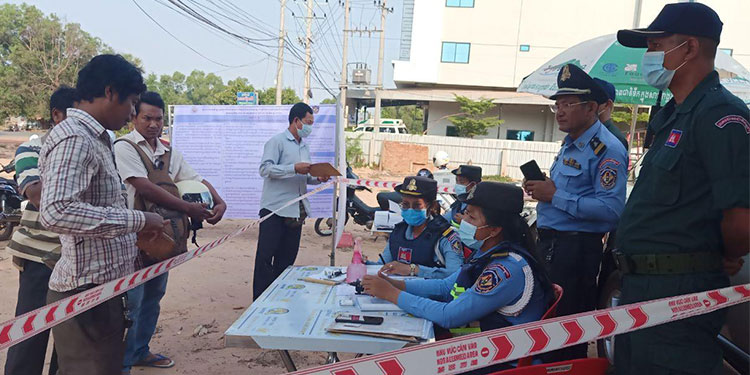 បទល្មើសចរាចរណ៍ផ្លូវគោកនៅទូទាំងខេត្តសៀមរាប គិតត្រឹមម៉ោង១២រសៀលថ្ងៃនេះ ភាគច្រើនគឺ មិនពាក់មួកសុវត្ថិភាព