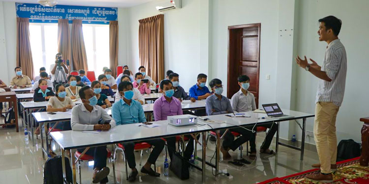 អង្គការមូនិធីអាស៊ី បណ្ដុះបណ្ដាលយុវជនលើការប្រើប្រាស់ប្រព័ន្ធអ៊ិនធើណិត ដើម្បីជួយដល់អាជីវករខ្នាតមីក្រូ តូច និងមធ្យម