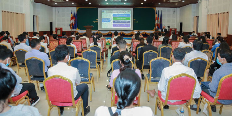 អាជ្ញាធរខេត្តសៀមរាប បណ្ដុះបណ្ដាលប្រតិបត្តិករទេសចរណ៍ លើវិធានសុវត្ថិភាពការពារជំងឺកូវីដ១៩ អំឡុងថ្ងៃឈប់សម្រាកសងនាពេលខាងមុខ