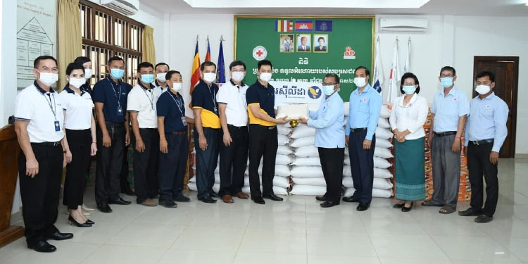 សាខាកាកបាទក្រហមកម្ពុជាខេត្តសៀមរាប ទទួលអំណោយមនុស្សធម៌ពីធនាគារ អេស៊ីលីដា ភីអិលស៊ី