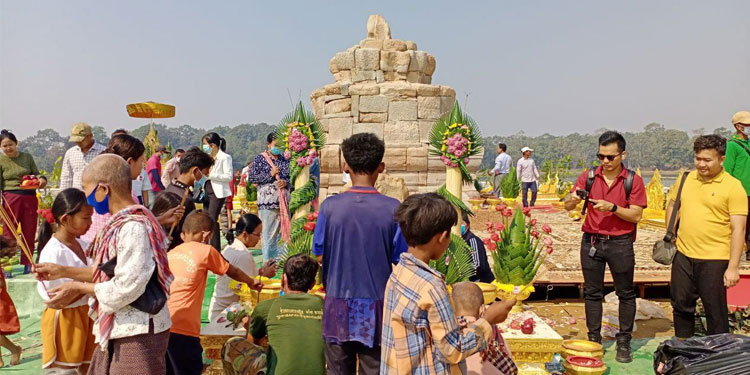 អាជ្ញាធរជាតិអប្សរាបើកដំណើរការឲ្យភ្ញៀវទេសចរចូលទស្សនាប្រាសាទកណ្តាលស្រះស្រង់បន្ទាប់ពីបញ្ចប់ការជួសជុល