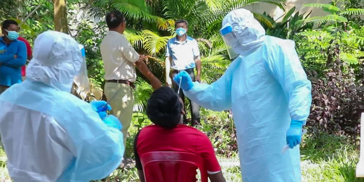 ក្នុងព្រឹត្តិការណ៍សហគមន៍២០កុម្ភៈ ក្រុងសៀមរាបត្រូវបានរកឃើញថាមានអ្នកវិជ្ជមានជំងឺកូវីដ-១៩ ច្រើនជាងគេ ខណៈស្រុកអង្គរជុំ ពុំទាន់មានអ្នកឆ្លងជំងឺកូវីដ-១៩ទេ