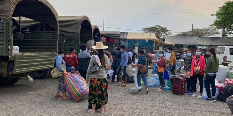 យ៉ាងហោចណាស់ប្រជាពលរដ្ឋជាង ៣០០នាក់ បានវិលត្រឡប់មកពីប្រទេសថៃតាមច្រកមួយចំនួននៃប្រទេសកម្ពុជា