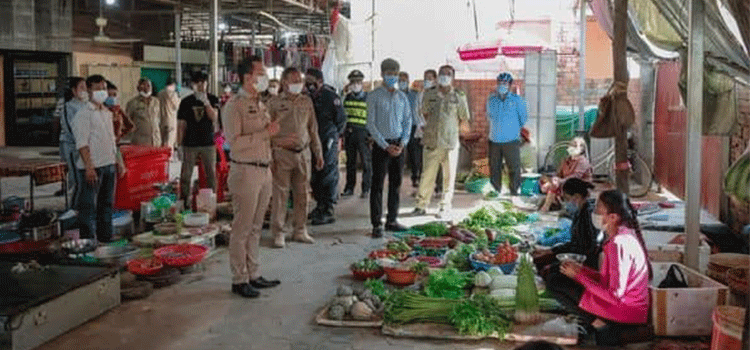 អាជ្ញាធរស្រុកបន្ទាយស្រី សម្រេចបិទផ្សារព្រះដាក់ និងកំណាត់ផ្លូវសងខាងបរិវេណផ្សារជាបណ្តោះអាសន្ន ដើម្បីកាត់ផ្តាច់ហានិភ័យ នៃការឆ្លងធ្ងន់ធ្ងរនៅក្នុងសហគមន៍ !