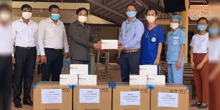 ក្រសួងប្រៃសណីយ៍និងទូរគមនាគមន៍ ផ្ដល់ឧបករណ៍ធ្វើតេស្ដរហ័សរកមេរោគជំងឺកូវីដ-១៩ ដល់មន្ទីរពេទ្យកុមារអង្គរខេត្ដសៀមរាប