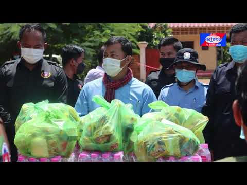 រដ្ឋបាលស្រុកប្រាសាទបាគង ផ្តល់អំណោយជូនគ្រួសារយោធិន នៅក្នុងមជ្ឈមណ្ឌលអភិវឌ្ឍន៍យោធិនពិការ សម្តេចតេជោ ហ៊ុនសែន គូលែន៣១៧សៀមរាប ដែលកំពុងធ្វើចត្តាឡីស័ក