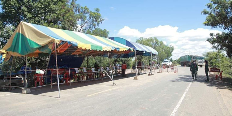 រដ្ឋបាលខេត្តសៀមរាប ចាប់បើកដំណើរការឡើងវិញនូវច្រកត្រួតពិនិត្យសុខភាពបឋម ស្រង់ព័ត៌មាន និង ស្កេន QR Code ទប់ប់ស្កាត់កូវីដ-១៩ ចំពោះអ្នកដំណើរចូលមកក្នុងខេត្តសៀមរាប ទាំង៣ច្រក