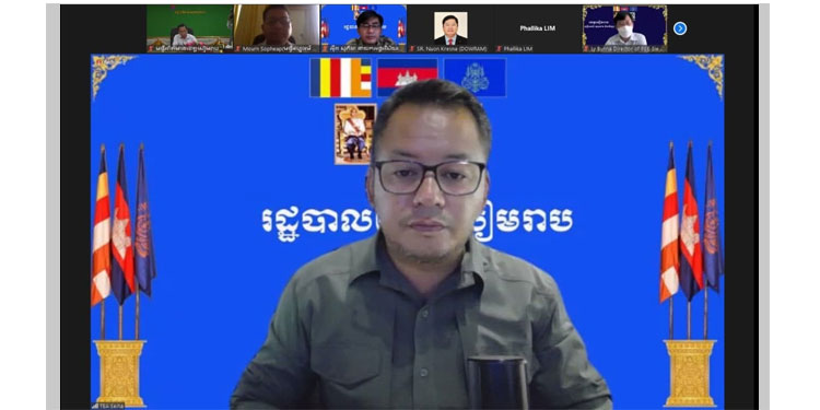 អភិបាលខេត្តសៀមរាប ដឹកនាំកិច្ចប្រជុំមួយដើម្បីលើកវិធានការទប់ស្កាត់ការឆ្លងរាលដាលនៃជំងឺកូវីដ-១៩ក្នុងភូមិសាស្ត្រខេត្ត