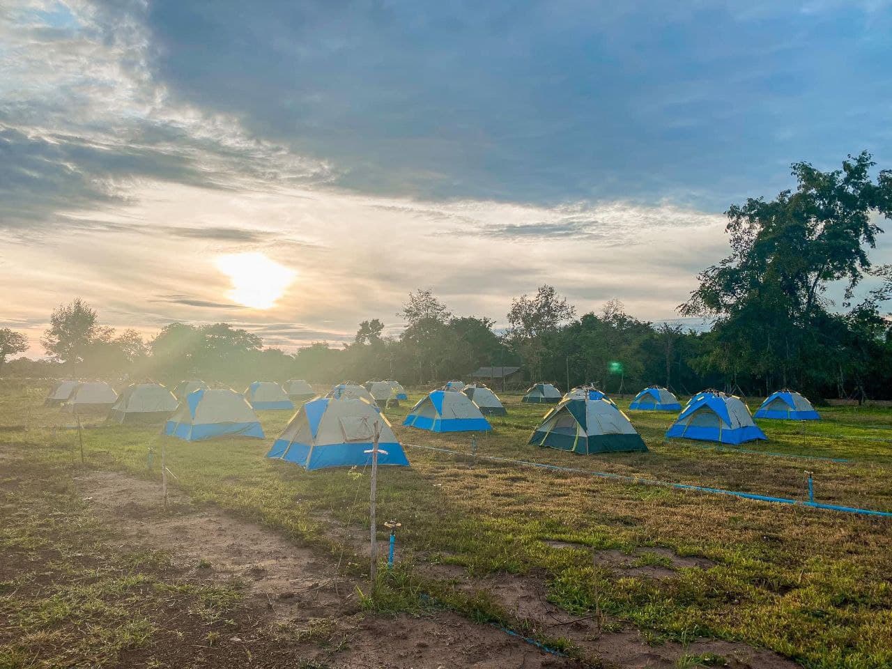 រមណីយដ្ឋានទេសចរណ៍ធម្មជាតិ មួយកន្លែងនៅជើងភ្នំគូលេន ក្នុងស្រុកស្វាយលើ កំពុងមានការទាក់ទាញអ្នកទេសចរ 