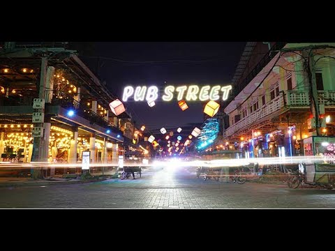 រាត្រីបុណ្យណូអែល MERRY CHRISTMAS មានបងប្អូនប្រជាពលរដ្ឋយ៉ាងច្រើនកុះករ មកដើរលេងកំសាន្ត ខណ:ពេលដែលខេត្តសៀមរាប កំពុងតុបតែងលម្អសម្រាប់ឆ្លងឆ្នាំសកលនាពេលខាងមុខ !