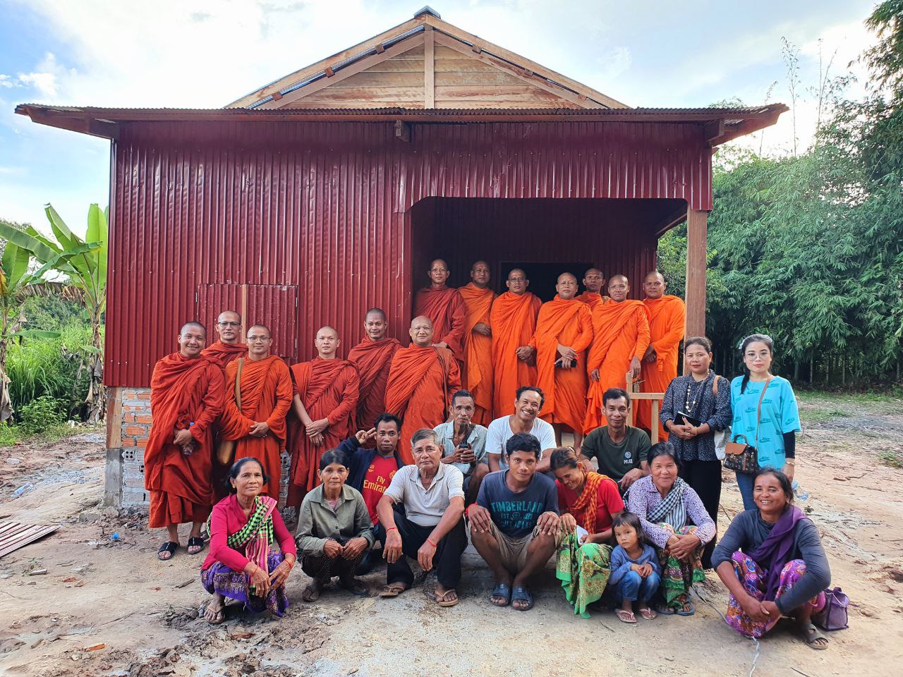 ផ្ទះសន្តិភាពទី១៥២ ក្នុងគម្រោងនិរន្តរភាពសហគមន៍របស់សមាគមជីវិត និងក្តីសង្ឃឹម ត្រូវបានប្រគល់ជូនដល់គ្រួសារក្រីក្រនៅភូមិពាក់ស្នែងថ្មី