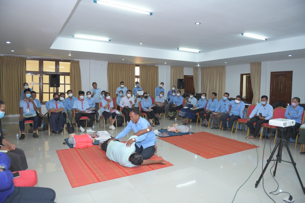 សាខាកាកបាទក្រហមកម្ពុជាខេត្តសៀមរាប បិទវគ្គបណ្ដុះបណ្ដាលអំពី កាកបាទក្រហម និងវិជ្ជាសង្គ្រោះបឋម