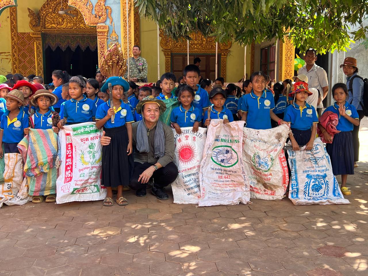 ប្រជាពលរដ្ឋអាចទាញយកផលប្រយោជន៍ជាច្រើនពីទេសចរណ៍បរិស្ថាន តាមរយៈការផ្លាស់ប្តូរឥរិយាបថក្នុងការទុកដាក់សំរាមឲ្យបានត្រឹមត្រូវ