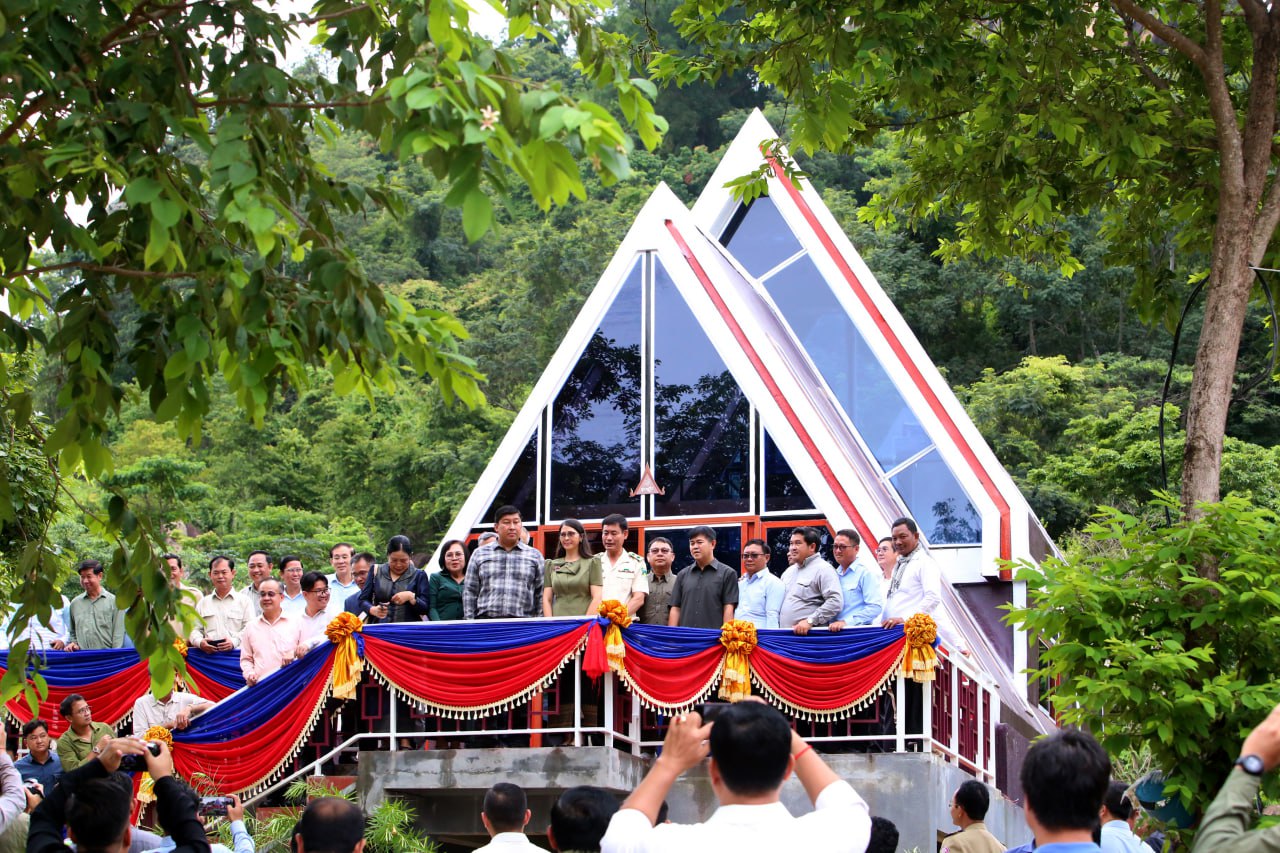 អគារស្នាក់ការឧទ្យានុរក្ស ផ្ទះស្នាក់នៅឧទ្យានជាតិព្រះជ័យវរ្ម័ន-នរោត្តម ភ្នំគូលែន ត្រូវបានសម្ពោធដាក់ឱ្យប្រើប្រាស់ជាផ្លូវការនៅព្រឹកមិញនេះ