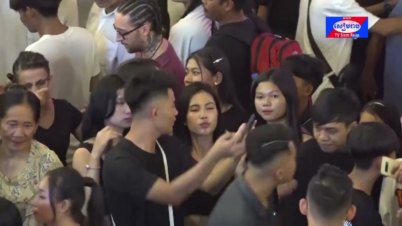 អ្នកទេសចរជាង៣០ម៉ឺននាក់ មកកម្សាន្តនៅខេត្តសៀមរាបនាថ្ងៃឆ្លងឆ្នាំសកល