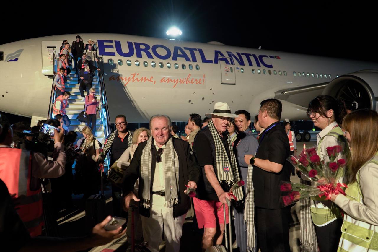 ឆ្នាំ២០២៣អាកាសយានដ្ឋានអន្តរជាតិខេត្តសៀមរាប ទទួលបានអ្នកដំណើរសរុបប្រមាណជាង ៥០ម៉ឹននាក់ រីឯការលក់សំបុត្រចូលទស្សនាតំបន់រមណីយដ្ឋានអង្គរបានជាង ៣៧លានដុល្លារអាមេរិក