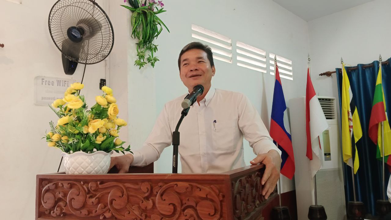 លោកអភិបាលស្រុកពួក កោតសរសើរគុណភាពអប់រំនៅមូលដ្ឋាន ខណៈស្រុកមួយនេះមានសិស្សប្រឡងជាប់បាក់ឌុប និទ្ទេស A ចំនួន១៥នាក់