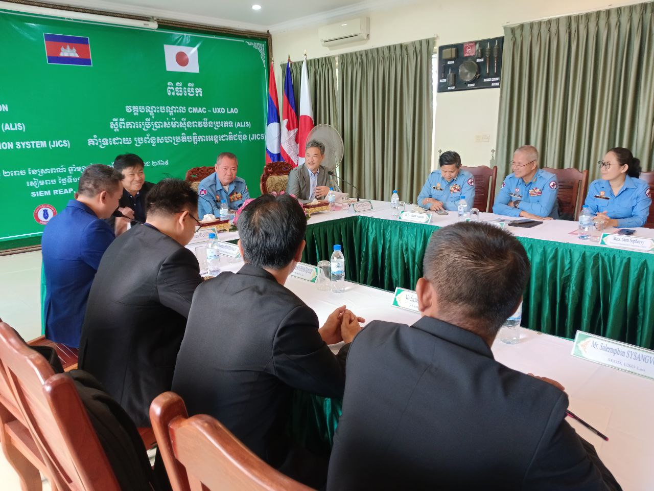 មជ្ឈមណ្ឌលសកម្មភាពកម្ចាត់មីនកម្ពុជា បើកវគ្គបណ្ដុះបណ្ដាលស្ដីពីការប្រើប្រាស់ម៉ាស៊ីនរាវមីនប្រភេទ ALIS ដល់អ្នកជំនាញមកពីប្រទេសឡាវ