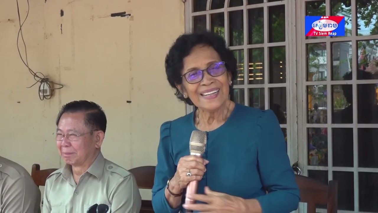 ប្រជាពលរដ្ឋមានជីវភាពខ្វះខាត ២២០គ្រួសារ ក្នុងសង្កាត់សាលាកំរើក ទទួលបានអំណោយពីគម្រោងថវិកាសេវាសង្គមរបស់សង្កាត់