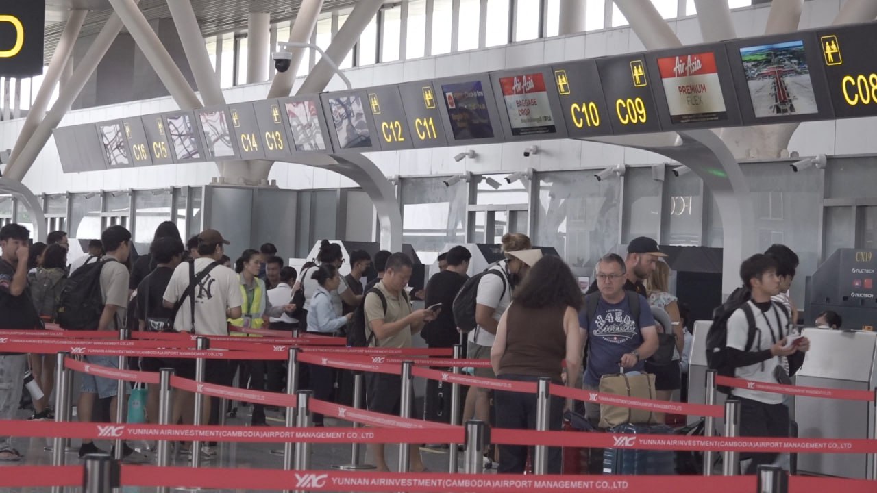 រយៈពេល២ឆ្នាំ អាកាសយានដ្ឋានអន្តរជាតិសៀមរាបអង្គរ មានជើងហោះហើរចុះចតជិត ៣ម៉ឺនដង និងទទួលបានអ្នកដំណើរឆ្លងកាត់ជិត ៣លាននាក់