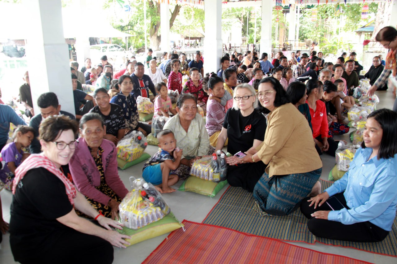 ប្រជាពលរដ្ឋមានជីវភាពខ្វះខាត ១៥០គ្រួសារ ក្នុងសង្កាត់សៀមរាប ទទួលបានអំណោយពីសប្បុរសជននៅប្រទេសអូស្ត្រាលី