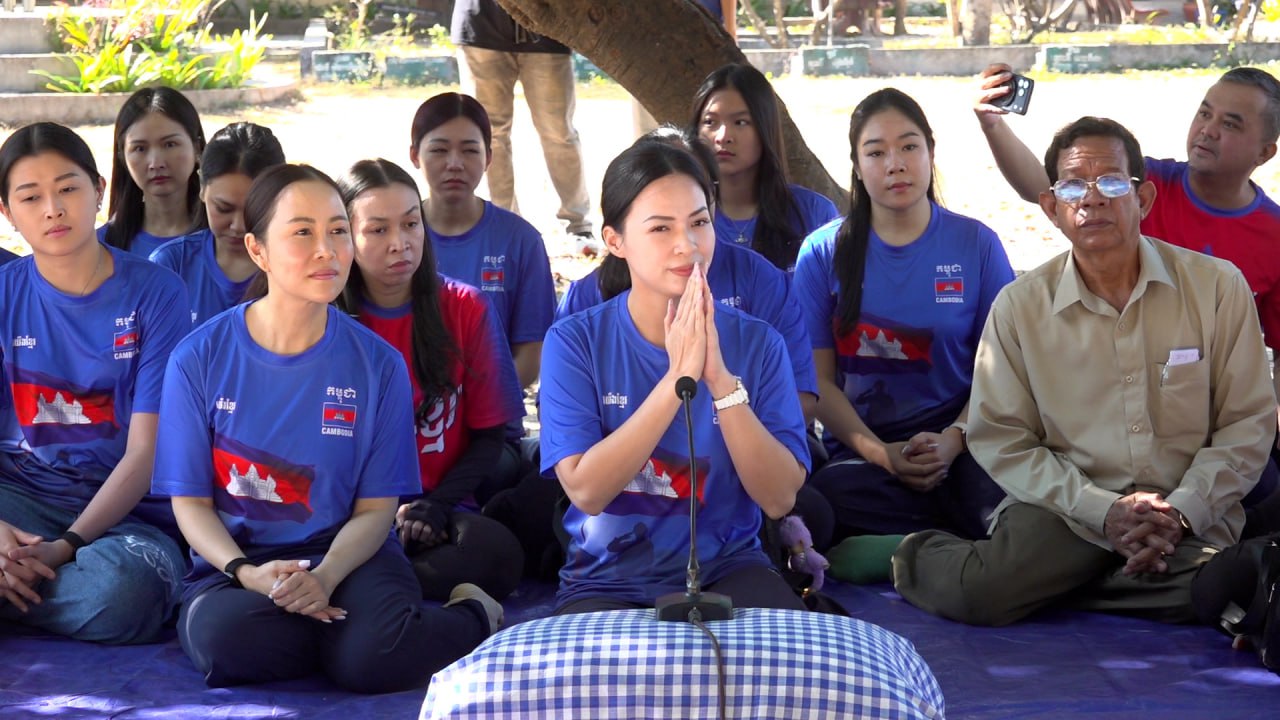 គ្រួសារកងទ័ព និងបងប្អូនជនភៀសសឹកជាង ៥០០គ្រួសារ នៅក្នុងស្រុកបន្ទាយស្រី ទទួលបានអំណោយពីសប្បុរសជន