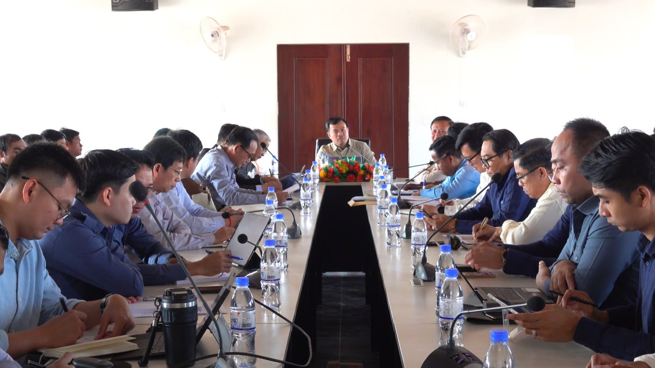 មន្រ្ដីជាន់ខ្ពស់ក្រសួងរៀបចំដែនដី នគររូបនីយកម្ម និងសំណង់ ជំរុញដល់ក្រុមការងារបន្ដចុះផ្សព្វផ្សាយ និងស្រង់ទិន្នន័យ នៃការប្រើប្រាស់ដីរបស់ពលរដ្ឋទាំង១១៤ភូមិ នៅក្នុងតំបន់រមណីយដ្ឋានបេតិកភ័ណ្ឌពិភពលោកអង្គរ