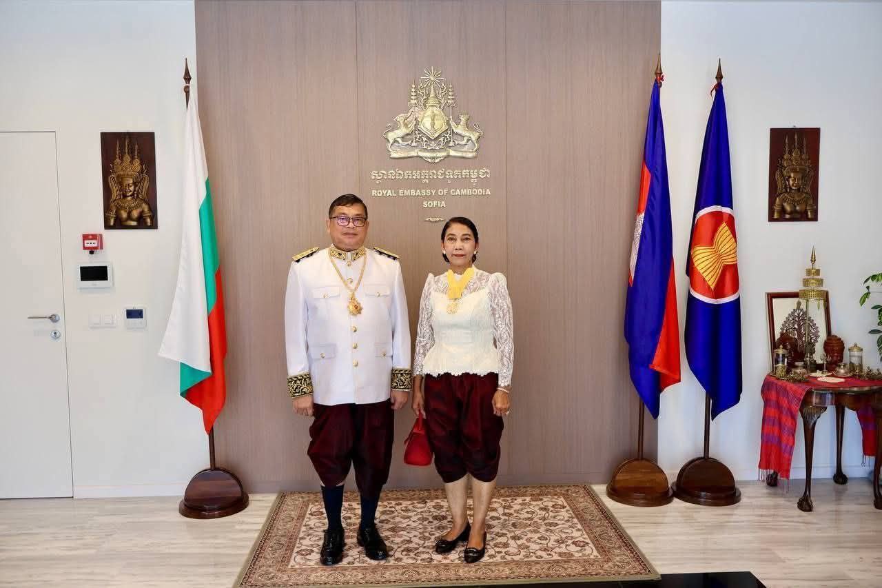 ឯកអគ្គរាជទូតកម្ពុជា ប្រចាំសាធារណរដ្ឋប៊ុលហ្គារី ទទួលបានពានកាក់មាសពី Conncil of Europe’s Scien Tificand cultural Community